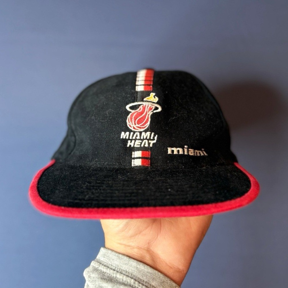 Vintage 90s Miami Heat Logo Athletic Strapback Hat Black Red NBA